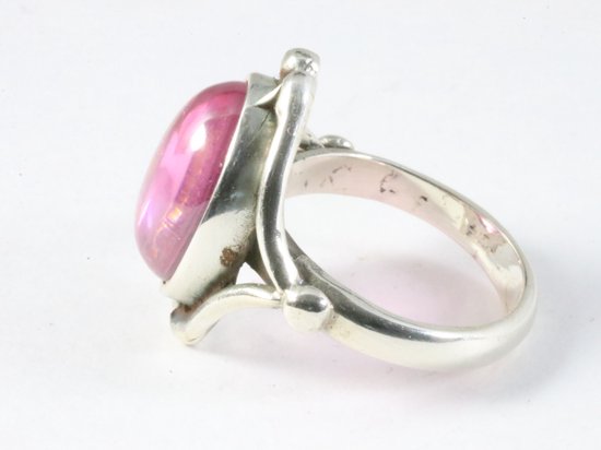 Bewerkte zilveren ring met roze toermalijn afbeelding 2