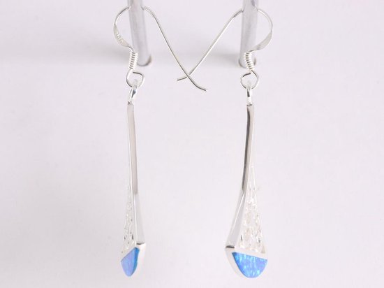 Lange opengewerkte zilveren oorbellen met Australische opaal afbeelding 2