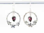 Ronde opengewerkte zilveren oorbellen met granaat afbeelding 3