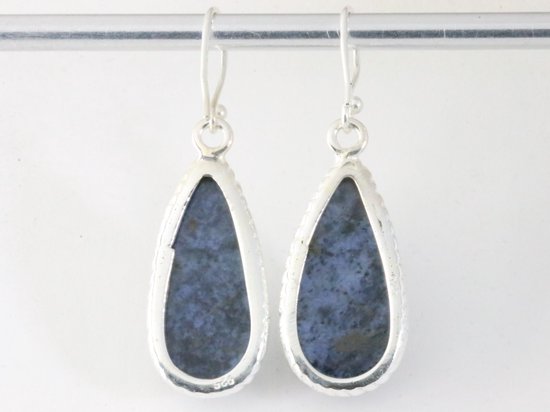 Druppelvormige zilveren oorbellen met blauwe dumortieriet afbeelding 2