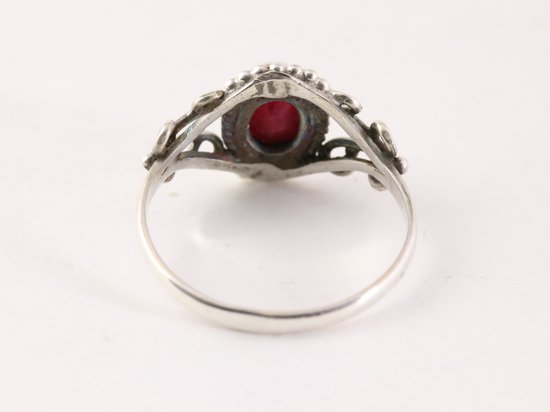 Fijne bewerkte zilveren ring met robijn afbeelding 3