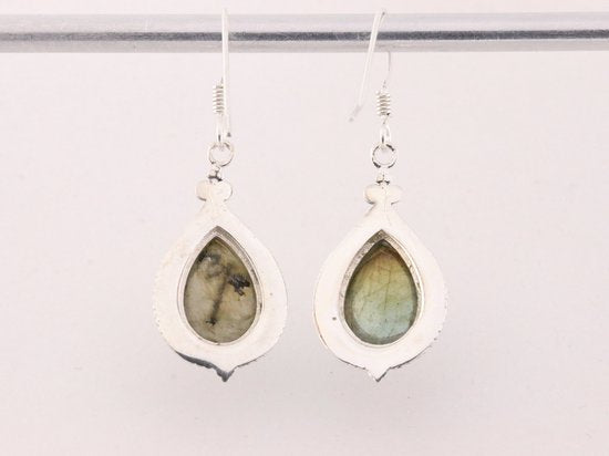 Bewerkte zilveren oorbellen met labradoriet afbeelding 3