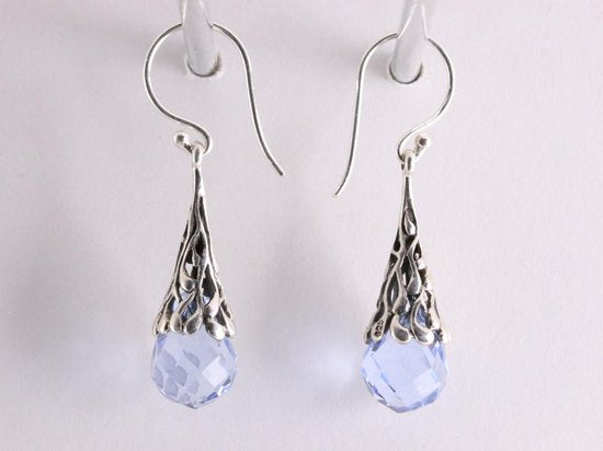 Bewerkte zilveren pegel oorbellen met aquamarijn afbeelding 2