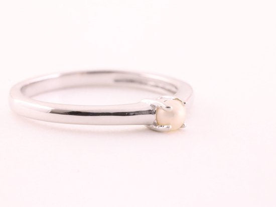 Fijne hoogglans zilveren ring met zoetwater parel afbeelding 1