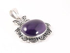 Grote opengewerkte zilveren hanger met amethist aan ketting afbeelding 2