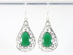Opengewerkte zilveren oorbellen met smaragd afbeelding 3