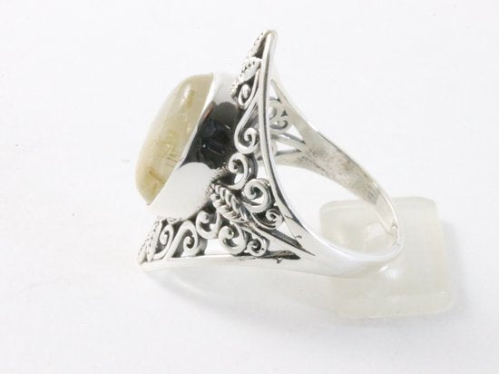 Opengewerkte zilveren ring met gouden rutielkwarts afbeelding 2