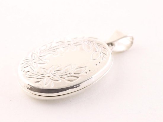 Ovaal hoogglans zilveren medaillon met bloemengravering afbeelding 2