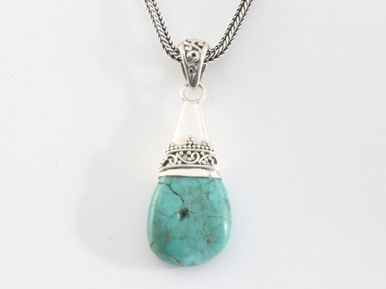 Traditionele bewerkte zilveren hanger met Tibetaanse turkoois aan ketting afbeelding 4