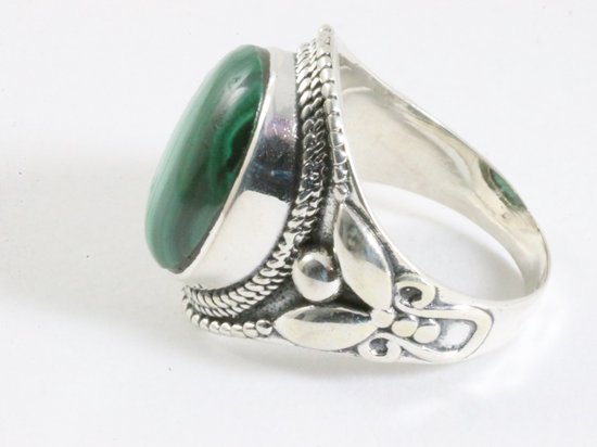 Zware bewerkte zilveren ring met malachiet afbeelding 2
