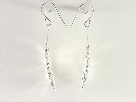 Lange opengewerkte zilveren oorbellen afbeelding 2