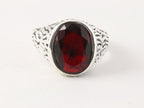 Bewerkte zilveren herenring met granaat afbeelding 4