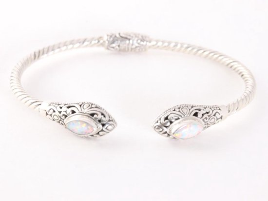 Traditionele bewerkte zilveren klemarmband met welo opaal afbeelding 1