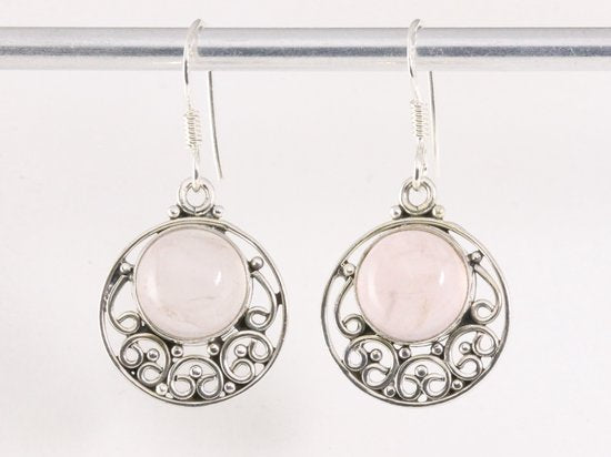 Ronde opengewerkte zilveren oorbellen met rozenkwarts afbeelding 4