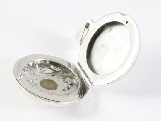 Rond opengewerkt zilveren medaillon met parelmoer afbeelding 5