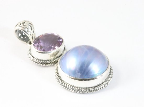 Bewerkte zilveren hanger met Tahiti parel en amethist aan vossenstaart ketting afbeelding 2