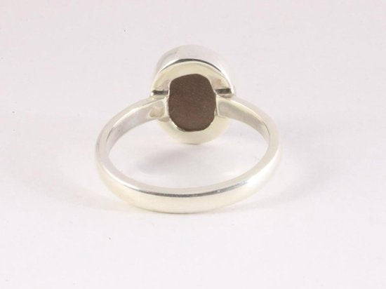 Hoogglans zilveren ring met rode ster saffier afbeelding 3