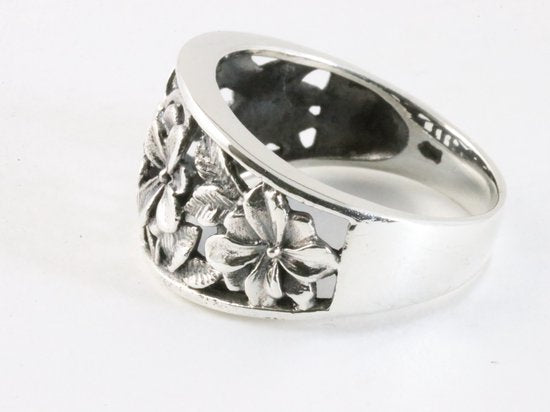 Opengewerkte zilveren ring met bloemen afbeelding 2
