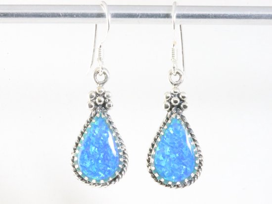 Bewerkte zilveren oorbellen met Australische opaal afbeelding 4