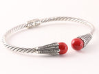 Traditionele bewerkte zilveren klemarmband met rode koraal steen afbeelding 2