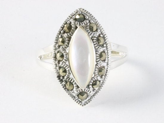 Zilveren ring met parelmoer en marcasiet afbeelding 4