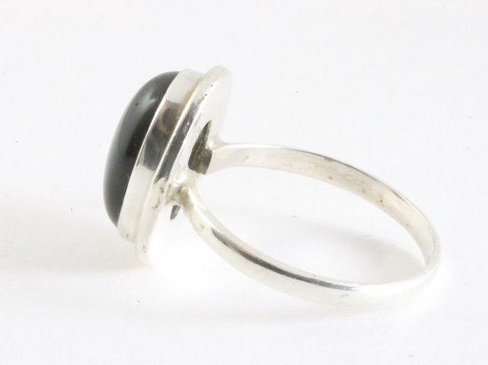 Ovale zilveren ring met onyx afbeelding 2