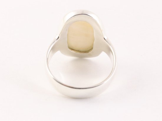 Ovale hoogglans zilveren ring met parelmoer afbeelding 3