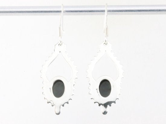Bewerkte zilveren oorbellen met onyx afbeelding 3