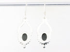 Bewerkte zilveren oorbellen met onyx afbeelding 3