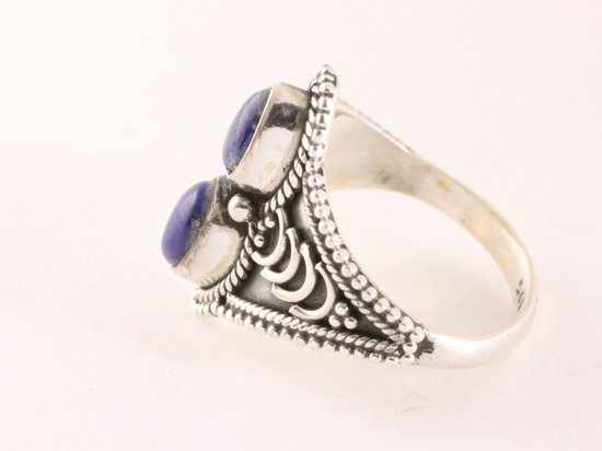 Bewerkte zilveren ring met lapis lazuli afbeelding 2