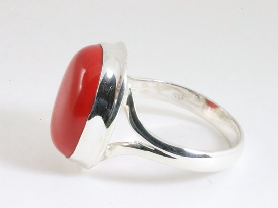 Ovale hoogglans zilveren ring met rode koraal steen afbeelding 2