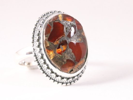 Zware bewerkte zilveren ring met rode koperturkoois afbeelding 1
