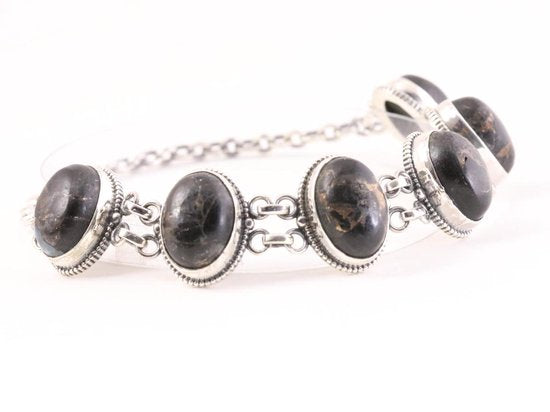 Zware bewerkte zilveren armband met grote zwarte koperturkoois stenen afbeelding 2
