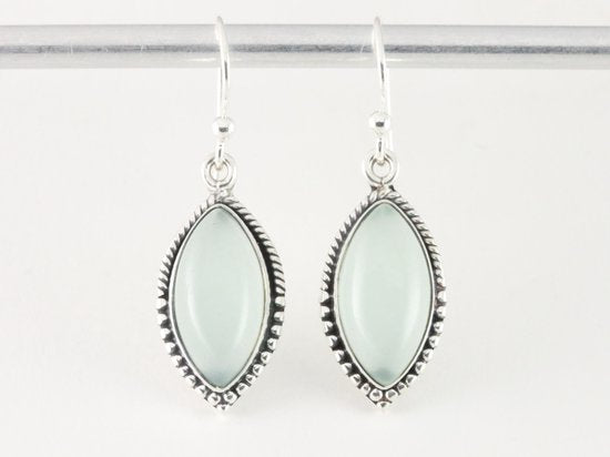 Bewerkte zilveren oorbellen met aqua chalcedoon afbeelding 4