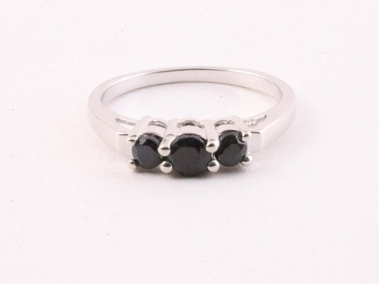 Fijne zilveren ring met zwarte saffier afbeelding 2