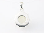 Ronde bewerkte zilveren hanger met vuuropaal afbeelding 3