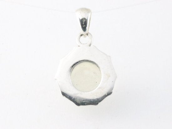 Ronde bewerkte zilveren hanger met vuuropaal afbeelding 3