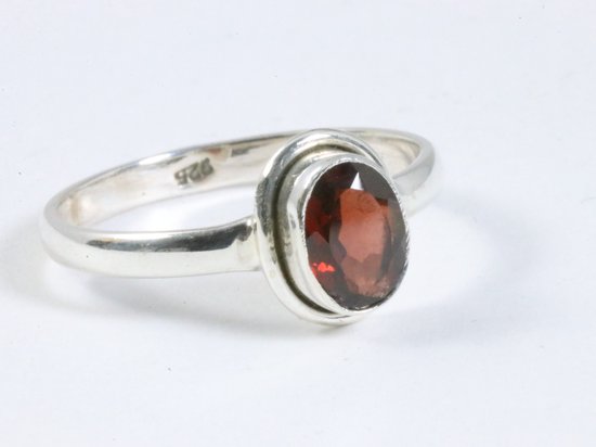 Fijne zilveren ring met granaat afbeelding 1