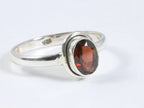 Fijne zilveren ring met granaat afbeelding 1