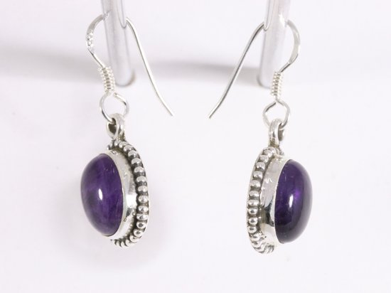 Bewerkte ovale zilveren oorbellen met amethist afbeelding 2