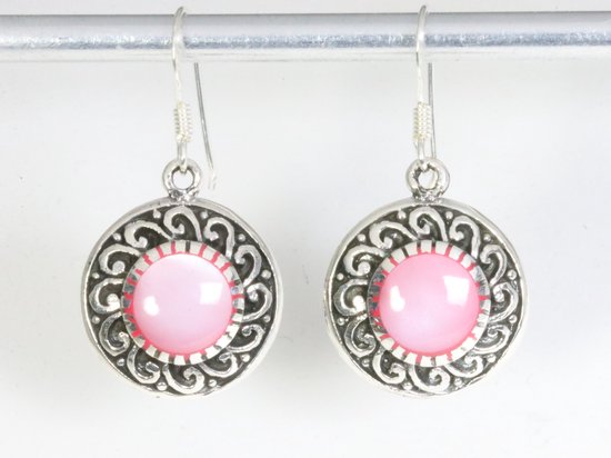 Bewerkte ronde zilveren oorbellen met roze parelmoer afbeelding 1