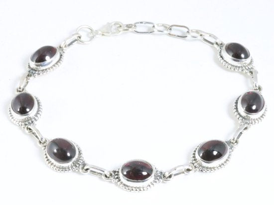 Bewerkte zilveren armband met granaat afbeelding 1