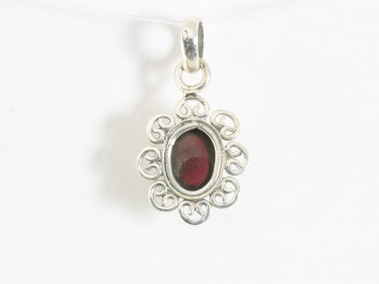Fijne opengewerkte zilveren hanger met granaat afbeelding 3