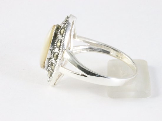 Zilveren ring met parelmoer en marcasiet afbeelding 2