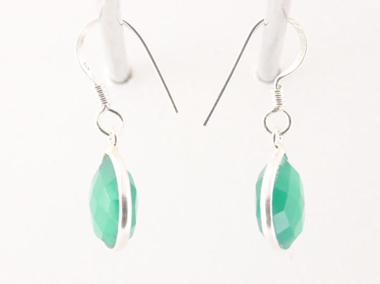 Fijne druppelvormige zilveren oorbellen met groene onyx afbeelding 2