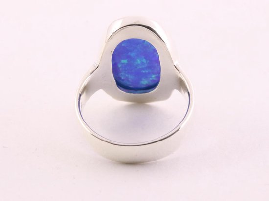 Ovale hoogglans zilveren ring met Australische opaal afbeelding 3