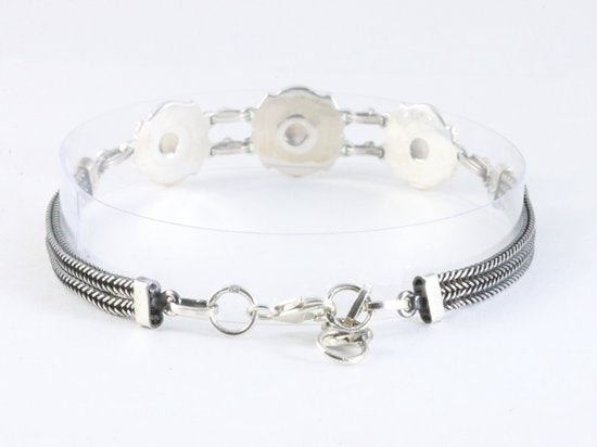 Bewerkte zilveren armband met regenboog maansteen afbeelding 3