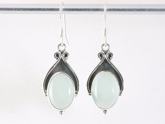 Bewerkte zilveren oorbellen met aqua chalcedoon afbeelding 4