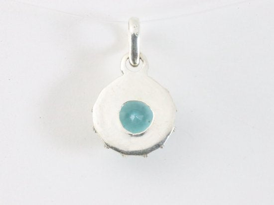 Fijne bewerkte ronde zilveren hanger met blauwe topaas afbeelding 3