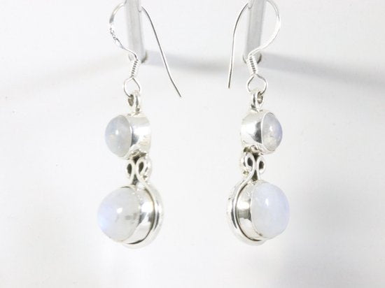 Zilveren oorbellen met regenboog maansteen afbeelding 2